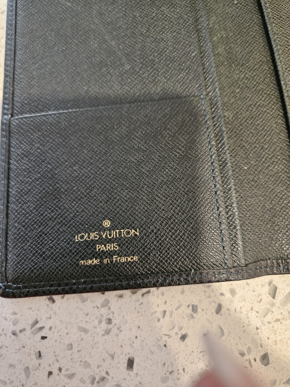 Louis Vuitton Black Saffiano Long Wallet Dark GREEN - Picture 3 of 4